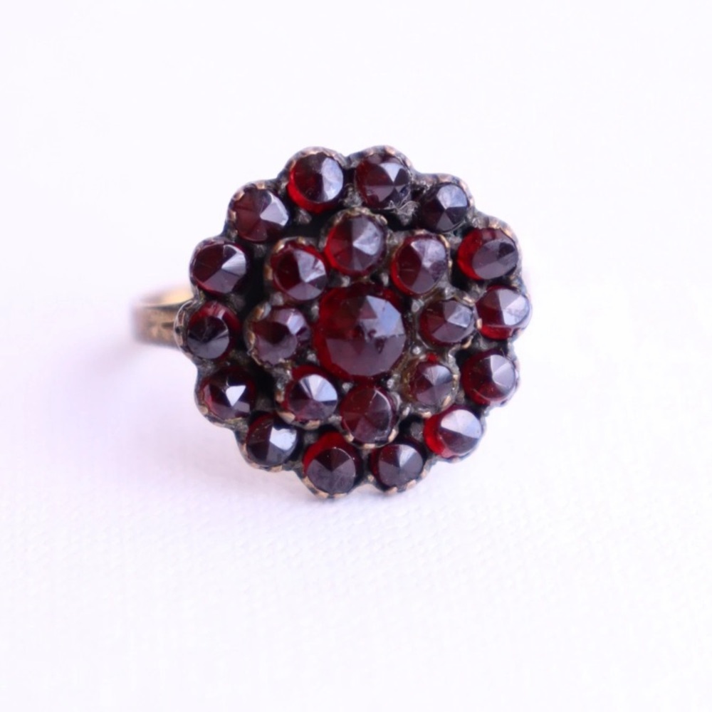 Antique 14k Gold & Silver-Topped Bohemian Garnet Cluster Ring - Picture 3 of 11